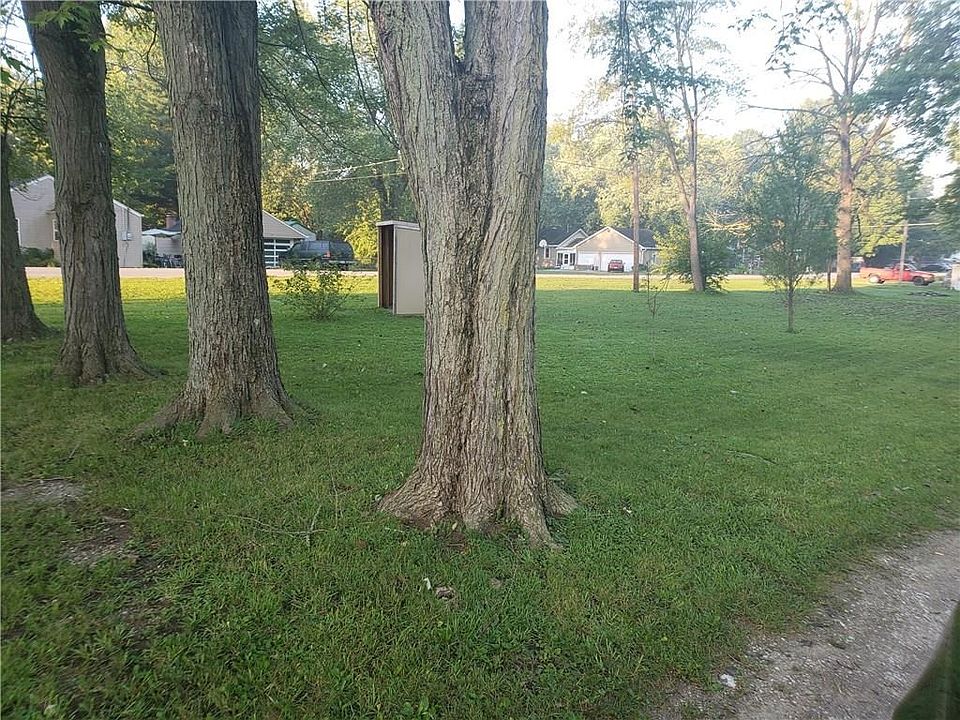 2nd image of 733 Ellenhurst Dr