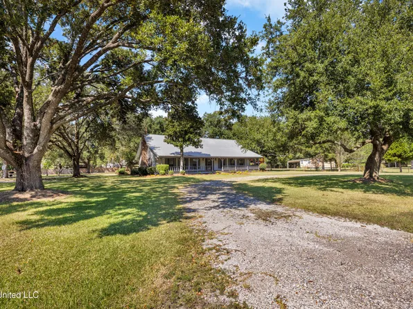 12529 Canal Rd, Gulfport, MS 39503