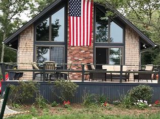 15 Tuspaquin Rd, Mashpee, MA 02649