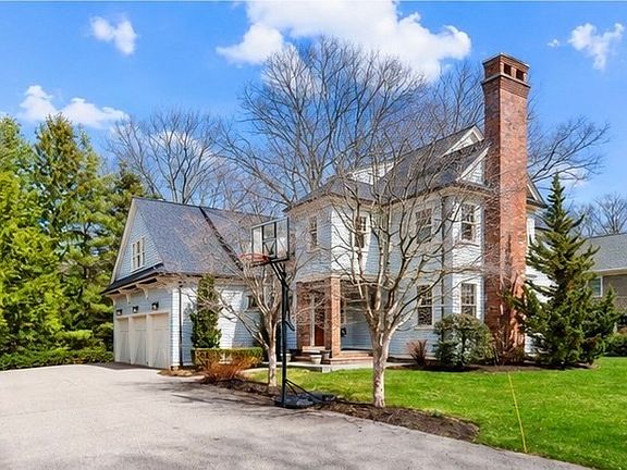 3rd image of 22 Fairbanks Rd