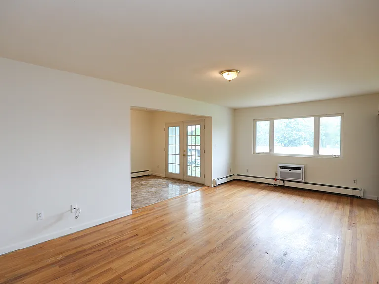30 Lamb Ave #2D — Photo 2