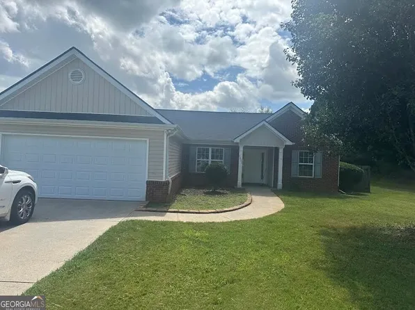 1431 Solomon Dr, Winder, GA 30680