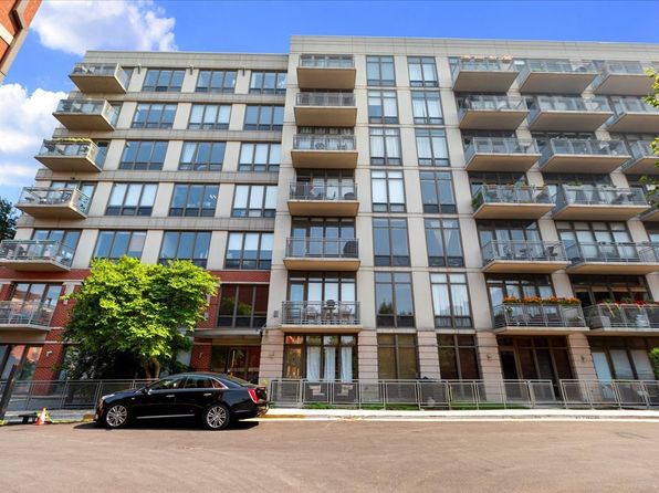 1000 N Kingsbury St APT 209