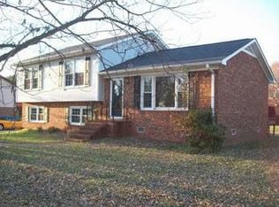 7015 Idols Rd, Clemmons, NC 27012