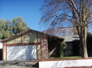 2068 Strauss Dr, Fairfield, CA 94533