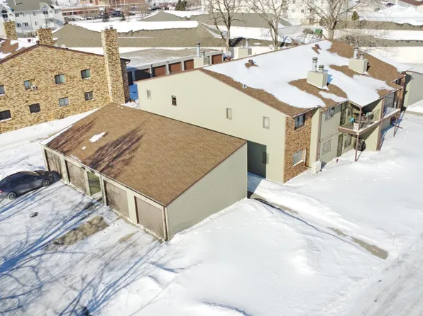 2402 18th St S APT 3, Fargo, ND 58103