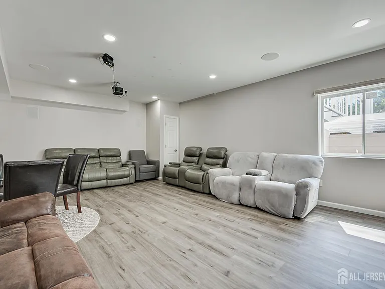 14 Hyacinth Ln — Photo 42