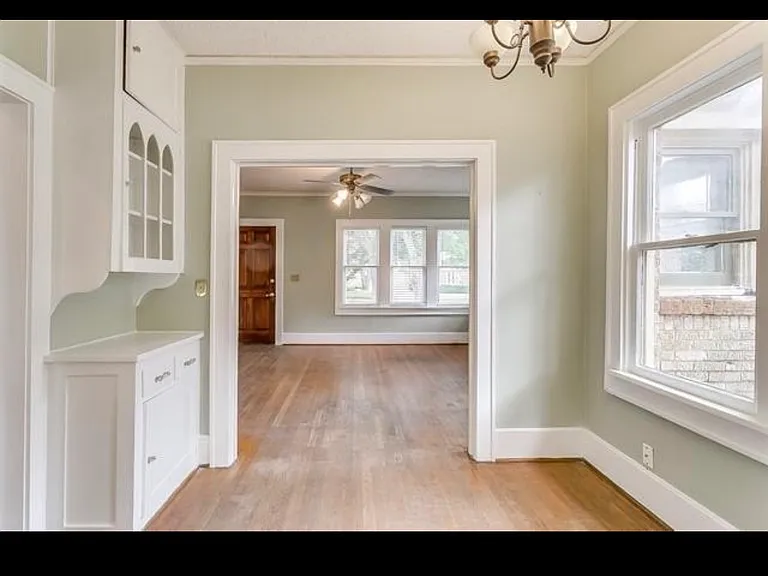 2135 Stanley Ave — Photo 5