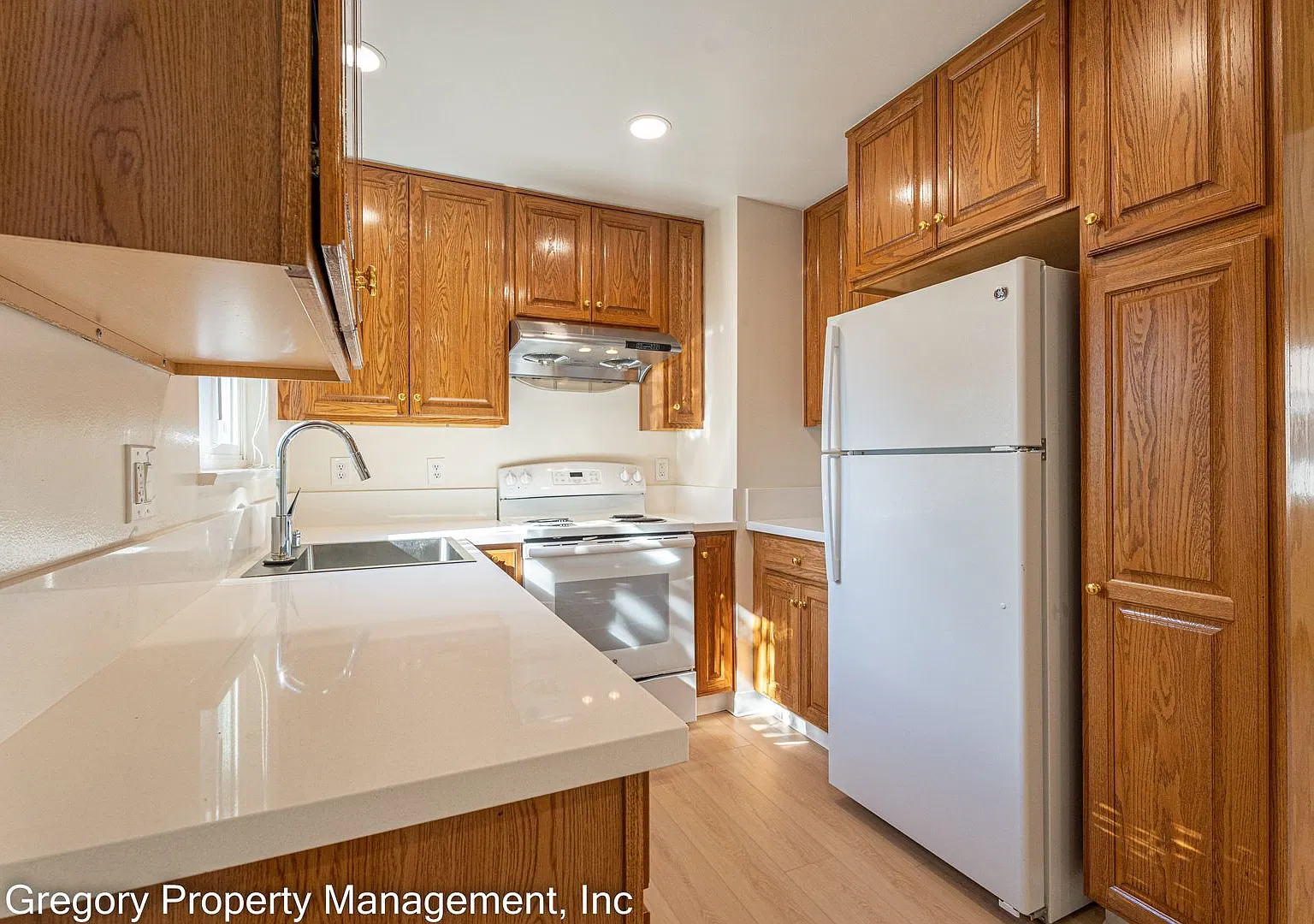 1236 Regent — Photo 1