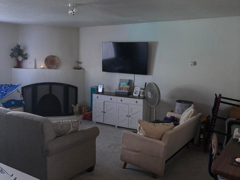1st image of 427 Odelia Rd NE