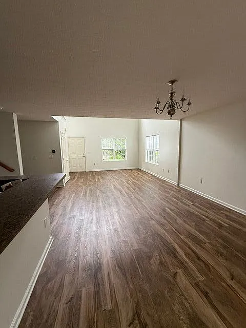 2 bed, 4.0 bath, 2000 sqft, $2,495 — Photo 4