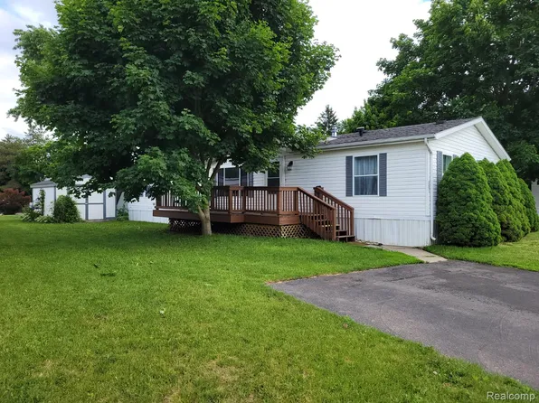 3651 Juniper St, Clarkston, MI 48348