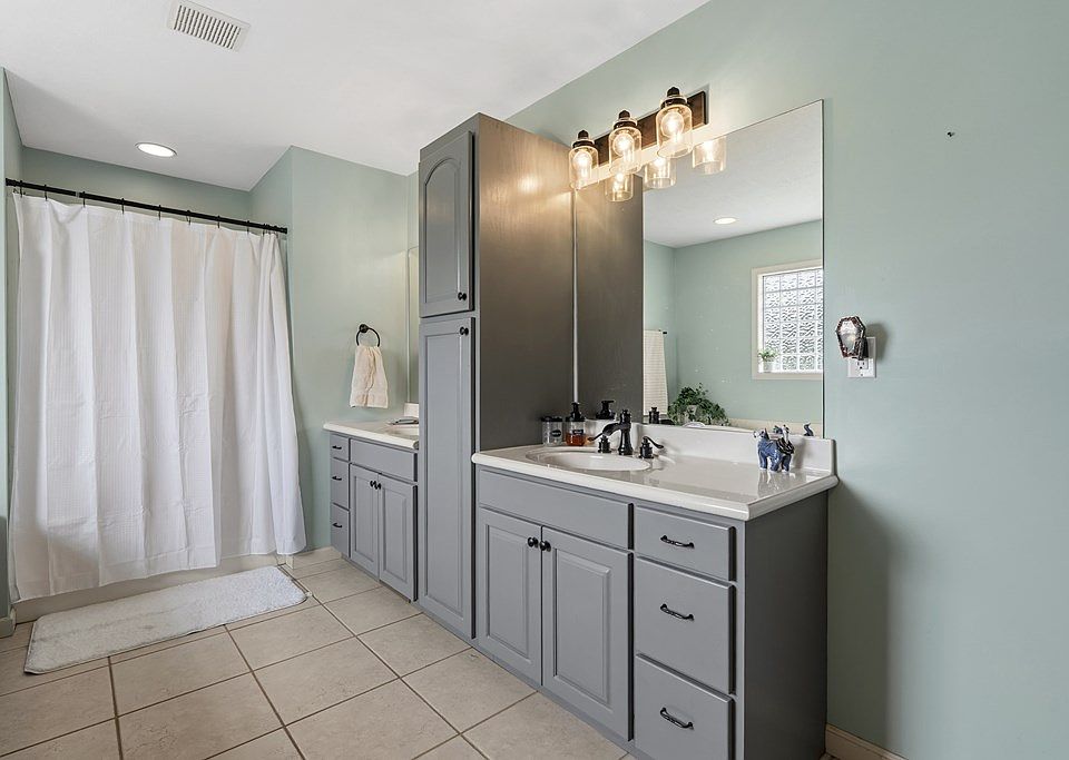 19th image of 6052 Morganton Rd