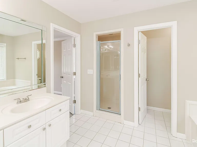 1912 Valewood Cir — Photo 7