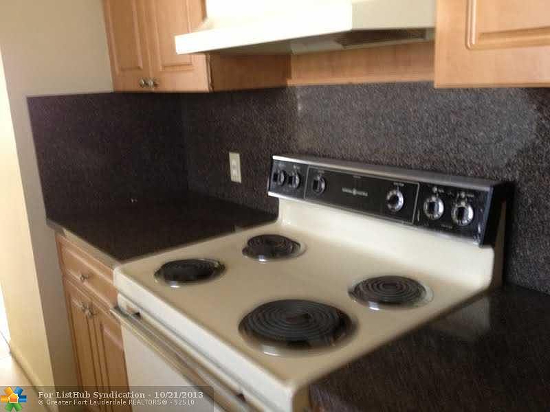 2nd image of 1004 SW 8th St
