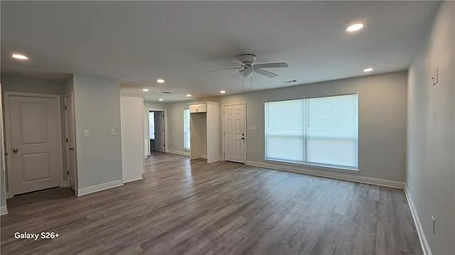 4 bed, 2.0 bath, 1500 sqft, $2,100 — Photo 4