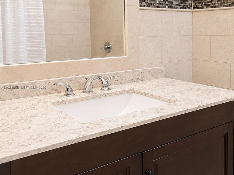 2225 Polk St #1B — Photo 7