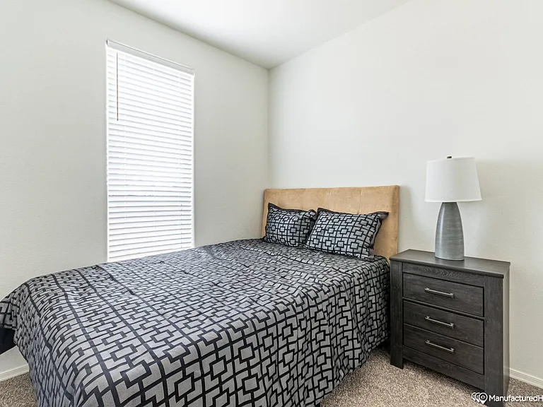 40 E Frost Ln — Photo 10