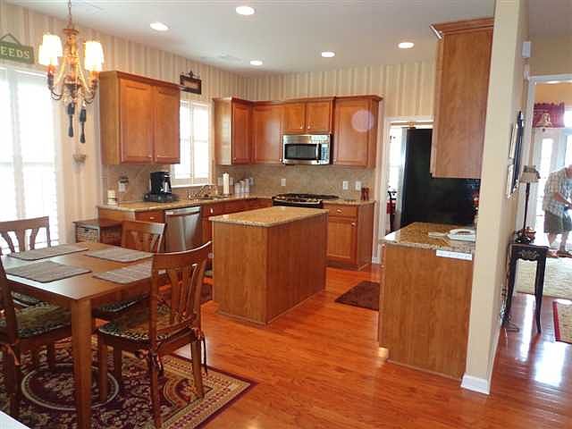 1st image of 2044 Belair Dr