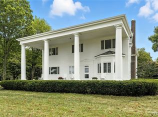 4261 Lake Shore Rd, Hamburg, NY 14075