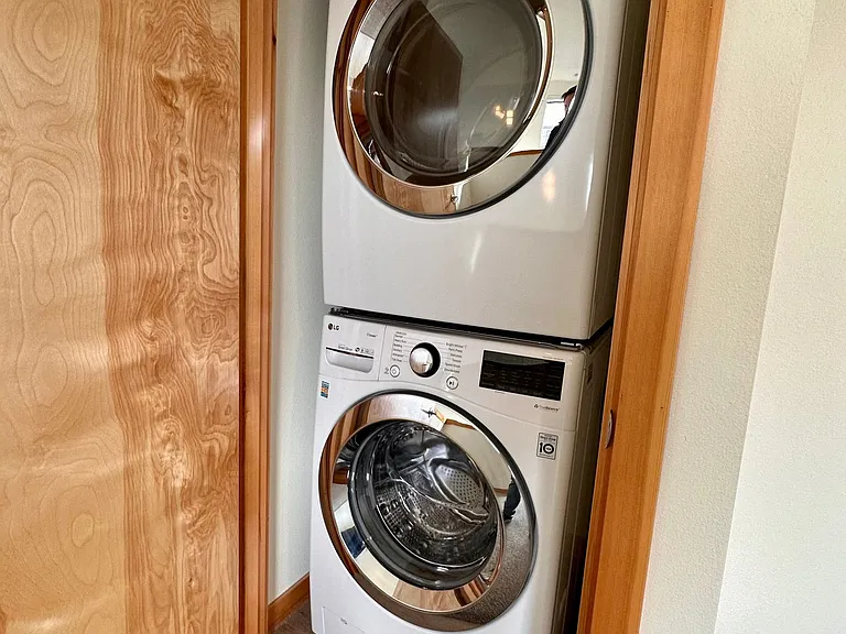 Ballard 58 — Photo 3