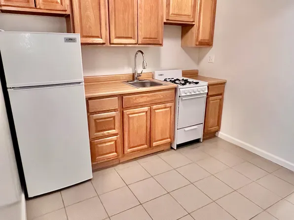 224 West 72nd Street image 6 of 7