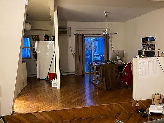 3rd image of 129 Wythe Ave #1