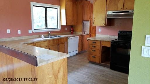 3rd image of 15275 Betty Way