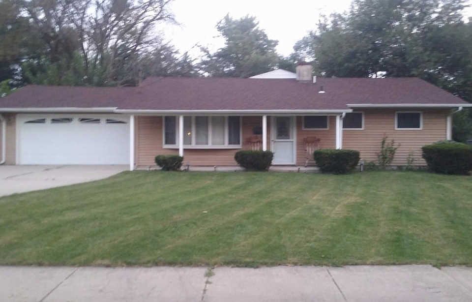 2nd image of 334 E Wilhelm St