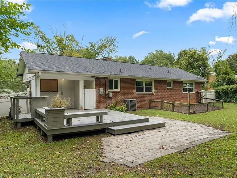 1200 Lamont Dr — Photo 21