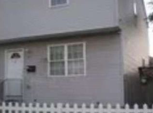 2 Douglas St #B, Worcester, MA 01603