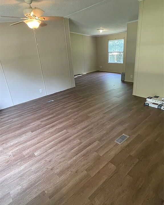 1st image of 9614 Live Oak Trl