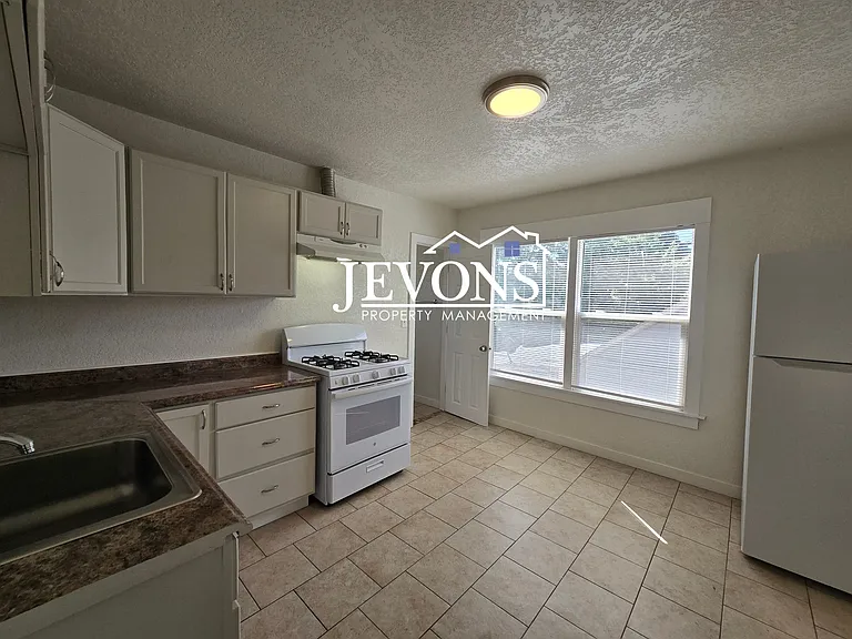 307 N 7th St #6 — Photo 2