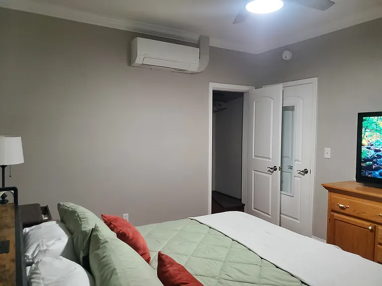 210 S Lynn Ave — Photo 49