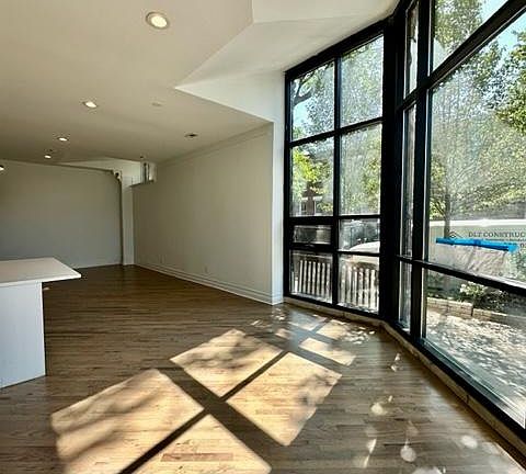 4th image of 1659 W Huron St #1