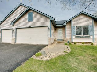 7162 44th St N, Oakdale, MN 55128