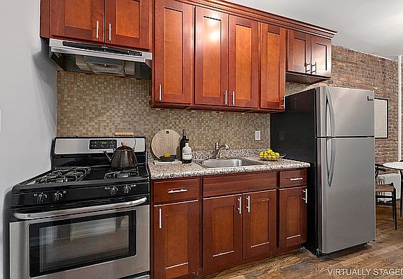 5th image of 101 15th St APT 4L