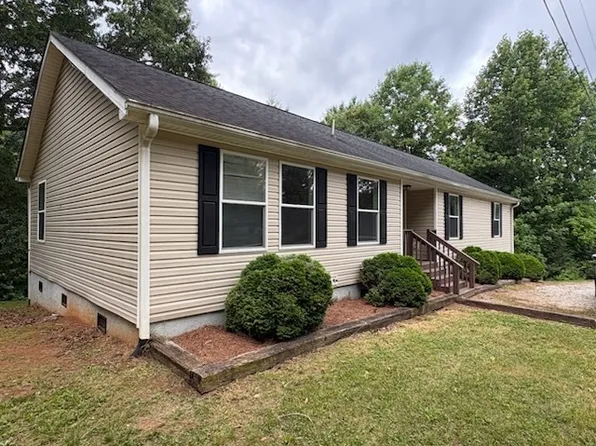 101 Imperial Dr, Franklin, NC 28734