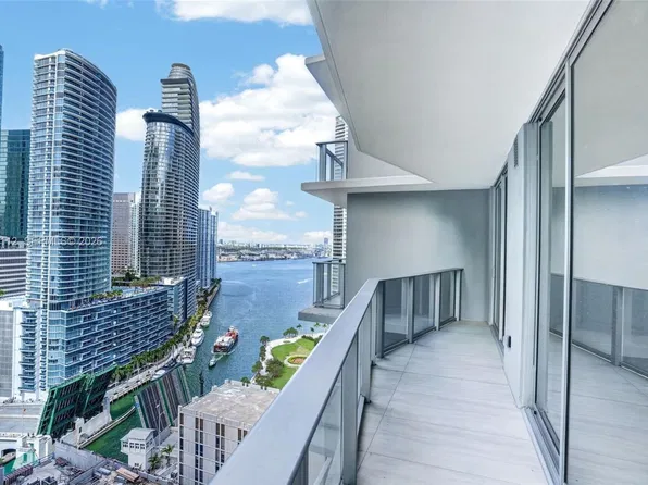 77 SE 5th St #2705, Miami, FL 33131