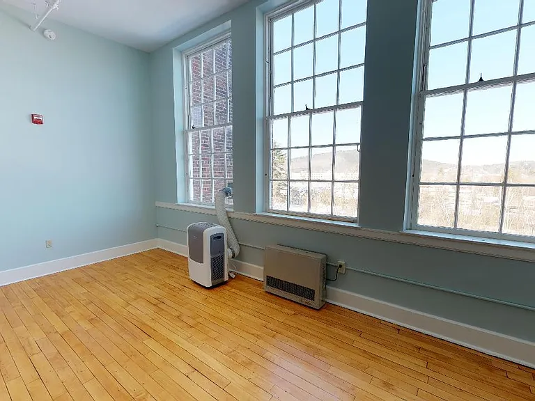 75 Bank St #216 — Photo 4