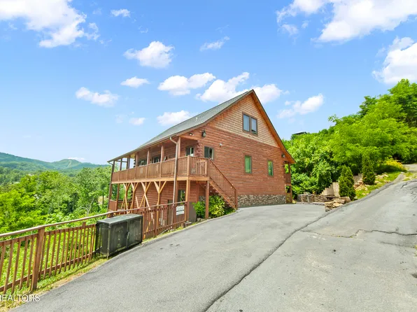 772 Cliff Branch Rd, Gatlinburg, TN 37738