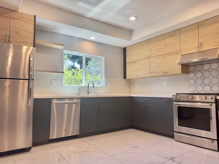 914 Everett Ave — Photo 90