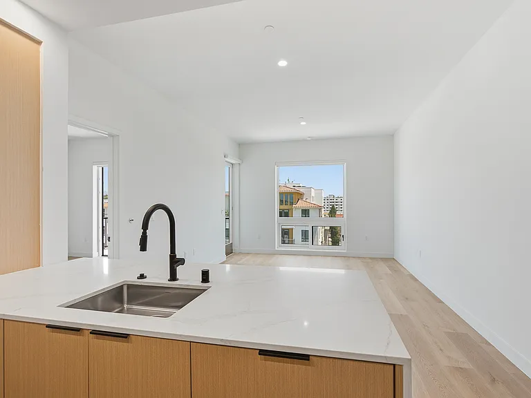 Kaia — Photo 122
