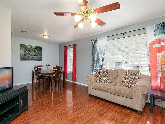 4th image of 213 W Pleasantview Dr