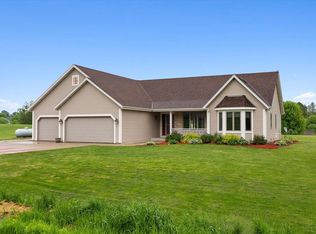 N6528 Weber View Dr, Iron Ridge, WI 53035
