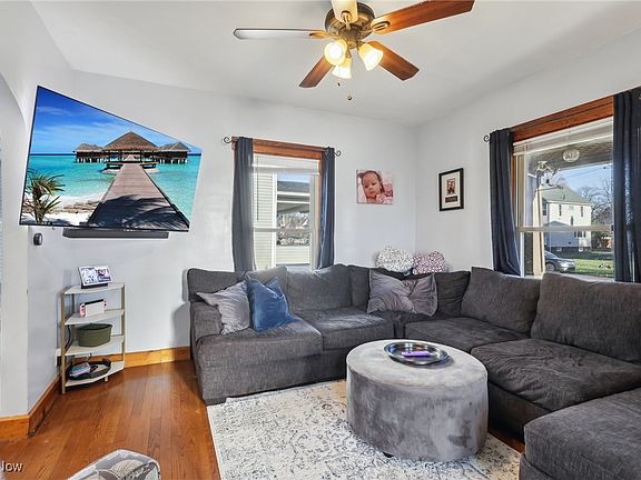 5th image of 108 Harvard Ave