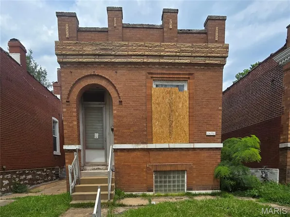 3451 Itaska St, Saint Louis, MO 63111