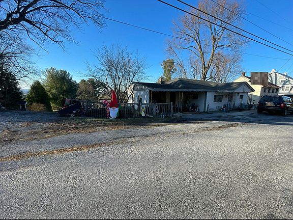 3rd image of 6326 Clevelandtown Rd