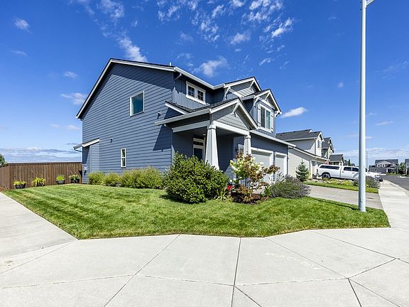 2nd image of 1451 Gladiola Dr