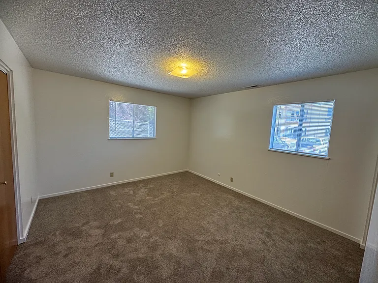 649 Marshall St #B — Photo 23